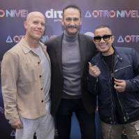 Los jurados de la nueva temporada de A otro nivel: Gian Marco, Kike Santander y Felipe Peláez, quienes evaluarán el talento de los participantes en esta edición con competencia grupal. FOTO cortesía Caracol TV