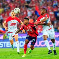DIM y Santa Fe se enfrentarán nuevamente en una fase decisiva por un cupo a la semifinal. Foto: Camilo Suárez. 