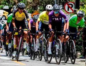 El pelotón de la Vuelta a Colombia afrontará nueve días de competencia por carreteras de los departamentos de Huila, Tolima, Caldas y Antioquia. FOTO JULIO CÉSAR HERRERA