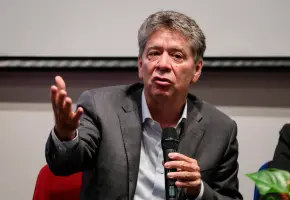 Bruce Mac Master, presidente de la Andi, cuestionó la actuación de la DIAN tras conocerse el comunicado del Ministerio de Comercio sobre los aranceles de Estados Unidos. FOTO COLPRENSA. 