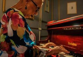 A partir de este año, el Día Mundial de Piano se celebrará en Medellín en homenaje a la maestra Teresita Gómez. Foto Camilo Suárez. 