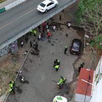 De acuerdo con la información entregada por las autoridades, Los Conejos concentraban su actividad en los alrededores del Parque Bicentenario y utilizaban ese sector para desarrollar su negocio de venta local de droga. Imagen tomada de X. 