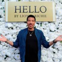 Lionel Richie suspendió un concierto en Minnesota tras sentirse “mareado” y “extraño”. Fue llevado al hospital por su equipo de trabajo. Foto: Getty.