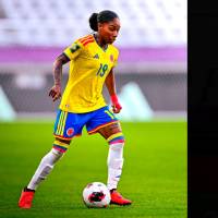 Sintia Cabezas de nuevo está en la zona medular de la Selección, que se mide a Polonia por el paso a los cuartos de final del Mundial Sub 20. FOTO CORTESÍA FCF 