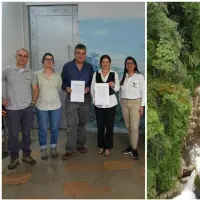 A la izquierda, la foto del acuerdo entre Corantioquia y la organización Nature and Culture International; a la derecha, una imagen de una de las microcuencas de los Farallones del Citará. FOTOS Corantioquia.