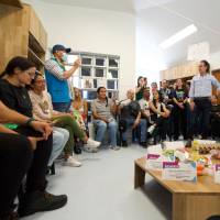 El anuncio se realizó en el recién adecuado jardín de Buen Comienzo de la Comuna 5 Castilla. FOTO: Alcaldía de Medellín 