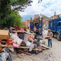 Esta es la gran cantidad de residuos que inundaban las calles de este municipio localizado en el área metropolitana. FOTO Cortesía 
