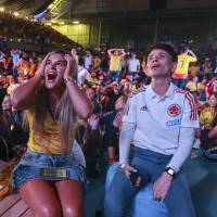 Partido de Colombia transmitido en una pantalla gigante en Medellín. Foto: Manuel Saldarriaga Quintero.