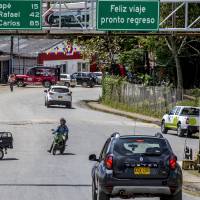 Vía que lleva de Marinilla a El Peñol y Guatapé. Foto: Juan Antonio Sánchez Ocampo