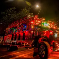 Se destinaron puntos específicos de parqueo, cargue y descargue de pasajeros de las chivas rumberas en el Valle de Aburrá. FOTO EL COLOMBIANO. 