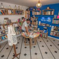 Ítaca Librería, ubicada en Laureles, hace parte del Tour de LibrerpiasFOTO: Esneyder Gutiérrez.