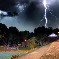 Imagen de referencia de un rayo caído en Antioquia. FOTO: EL COLOMBIANO