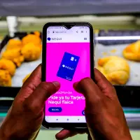 Si los pagos digitales dejan de ser gratuitos, millones de pequeños comercios volverán al efectivo, las transacciones perderán trazabilidad y el Estado recaudará menos de lo que espera. FOTO: Jaime Pérez