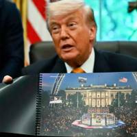 Donald Trump ha mostrado desde años atrás su pasión por el boxeo y ahora por las artes marciales mixtas. FOTO AFP