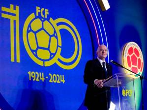 Gianni Infantino, presidente de Fifa fue uno de los invitados especiales a la gala de los 100 años de la Federación Colombiana de Fútbol. FOTO CORTESÍA FCF