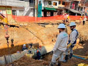 Personal de EPM se encuentra en el sector de Sinaí trabajando en la reparación de los daños causado por la emergencia del fin de semana. FOTO Cortesía EPM