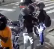 EN VIDEO: ¡De película! Ocho sujetos armados se robaron una moto en Bello