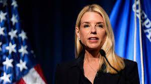 Pam Bondi ha sido una de las grandes aliadas políticas de Trump. Desde febrero de 2025 era la fiscal general. FOTO: AFP 