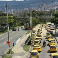 Manifestación de taxistas en Envigado. FOTO: Cortesía Denuncias Antioquia