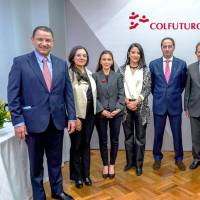 El vicepresidente José Manuel Restrepo y la ministra de Ciencias, Claudia Benavides, en reunión con la fundación Colfuturo. Foto: Vicepresidencia.