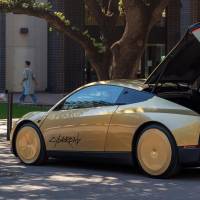 El despliegue del Cybercab en las vías de Austin marca el inicio de una nueva generación de vehículos autónomos que eliminan por completo la presencia de pedales y volante. FOTO: Tesla