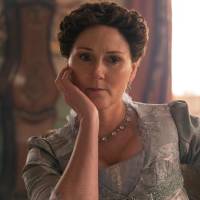 Ruth Gemmell es Lady Violet en la saga de Bridgerton. De su historia tratará esta nueva miniserie aún sin nombre. FOTO Cortesía Liam Daniel / Netflix