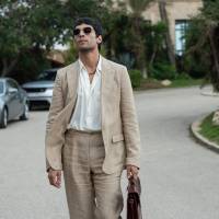 Diego Calva es el antagonista de The night manager, la serie que se grabó en gran parte en Medellín y que este domingo 1 de febrero tendrá su final de temporada. FOTO Cortesía Prime Video.