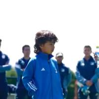Andrés Ángel compartiendo con Alberto Gamero. FOTO: Captura de vídeo