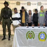 Entre los detenidos figuran dos mujeres quienes serían las coordinadoras de las actividades delictivas. FOTO: Cortesía