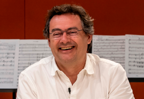 El maestro Alejandro Posada ha sido un mentor para los directores de orquesta antioqueños que ya dirigen fuera del país. FOTO Jaime Pérez