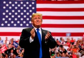 Donald Trump celebró este martes, 29 de abril, los 100 días de su segundo mandato presidencial. FOTO: AFP