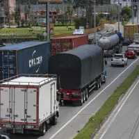 El gremio de transportadores de carga advirtió que la situación se volvió insostenible por lo que no descartan salir a las calles para un nuevo paro nacional. FOTO: Manuel Saldarriaga Quintero.