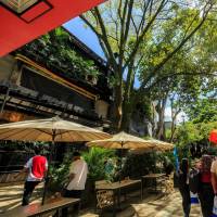 El aumento del turismo en Medellín obliga a aumentar le regularización del uso de espacio público con fines comerciales. FOTO: CAMILO SUÁREZ