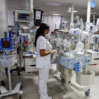 Los servicios para la atención de madres gestantes y los servicios posteriores de la Clínica del Prado se verán afectados por esta crisis. FOTO: ESTEBAN VANEGAS LONDOÑO