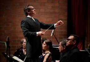 Alejandro Posada es el director artístico de la Orquesta Sinfónica Eafit y fundador de IberAcademy, Foto: Cortesía.