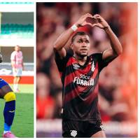 Daniel Mosquera (izquierda) y Jorge Rivaldo Pinto (derecha), son dos de los delanteros colombianos que alzan la mano en el exterior. FOTO: X HellasVeronaFC y AthleticoPR