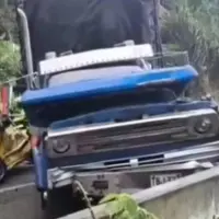 Así quedaron los vehículos involucrados en el suceso. FOTO: Cortesía Denuncias Antioquia