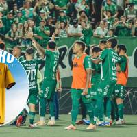 Chapecoense dio a conocer una nueva indumentaria en homenaje a Colombia. Fotos: @chapecoensereal
