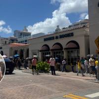Largas filas de colombianos esperando votar en Miami. Foto: @ManuelaUruena