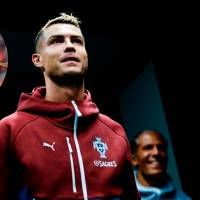 Cristiano Ronaldo recibió el apoyo de Arturo Vidal. FOTOS: Instagram Cristiano y kingarturo23oficial