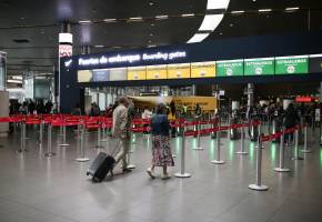 Solo en 2025, se movilizaron 32.864.282 pasajeros en vuelos nacionales y 24.656.485 en rutas internacionales. FOTO: Colprensa.