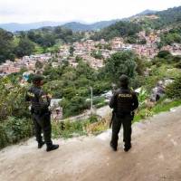 El refuerzo de la presencia policial hace parte de la estrategia para conjurar la violencia en la zona afectada por las bandas. FOTO: JAIME PÉREZ