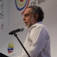 El ministro Armando Benedetti se refirió a los resultados del 8 de marzo en el Congreso Nacional de Municipios. Foto: MinInterior.