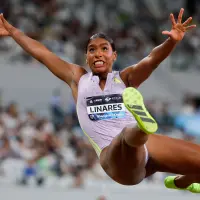 Natalia Linares se consolida como la nueva joya del salto largo. Acaba de ganar medalla de plata en la Liga de Diamante en China y también suma podios en mundiales. Los Juegos Olímpicos, su gran meta. FOTO GETTY