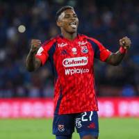 Brayan León además de marcar ante Fortaleza asistió en los otros dos goles de Francisco Fydriszewski y Francisco Chaverra. FOTO MANUEL SALDARRIAGA 
