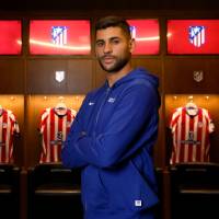 Cuti Romero posando en el vestuario del Atlético de Madrid. FOTO: X Atleti