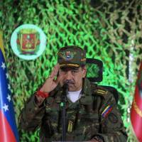 Nicolás Maduro ordenó el despliegue en el principal aeropuerto de Venezuela. Foto: AFP