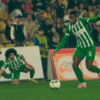 En la imagen aparecen Andrés Román y Eduard Bello durante el juego ante Pasto. FOTO ATLÉTICO NACIONAL