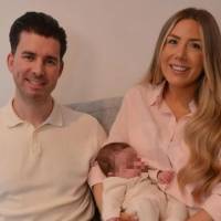 El trasplante, que forma parte de un ensayo clínico, cambió la vida de esta madre que, por razones médicas, nació sin útero, por lo que le dijeron que no podría tener hijos. FOTO: Womb Transplant UK