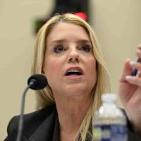La fiscal general de Estados Unidos, Pam Bondi, testificó ante una audiencia del Comité Judicial de la Cámara de Representantes sobre la “Supervisión del Departamento de Justicia” de los archivos Epstein. FOTO: AFP